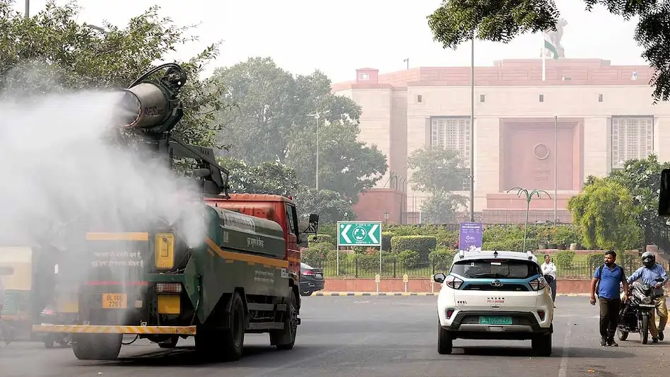 LG ने बदल दी सरकारी कर्मचारियों की ड्यूटी टाइम