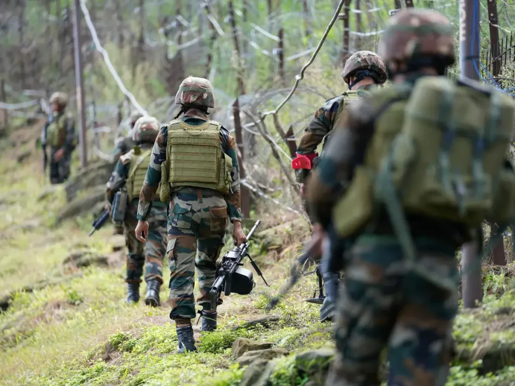 जम्मू में बॉर्डर इलाके में तैयारी शुरू, स्कूली बच्चों को दी जा रही बचाव ट्रेनिंग