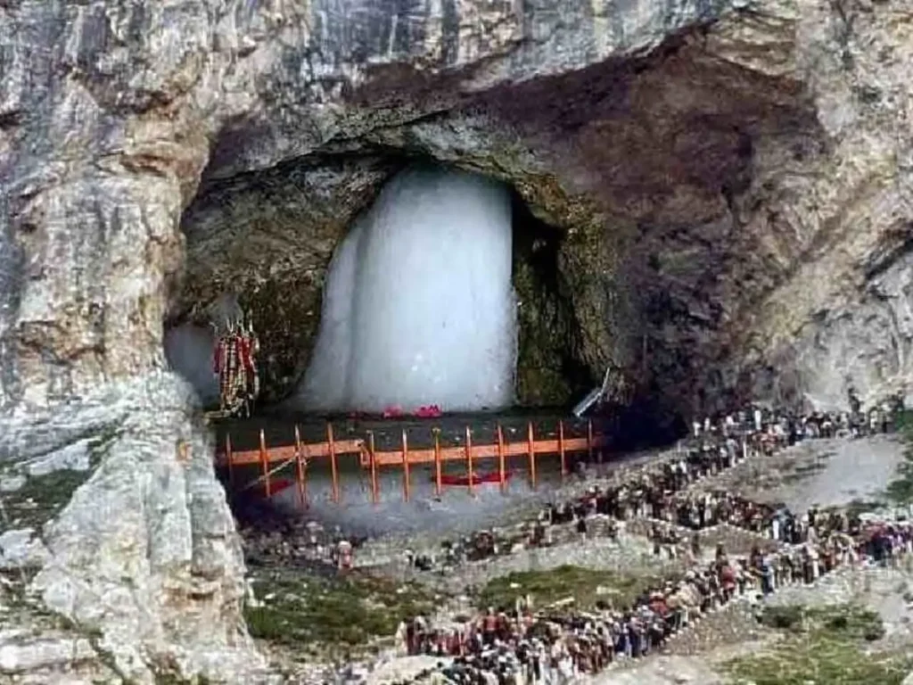 जम्मू-कश्मीर में सभी अमरनाथ यात्रा मार्ग 'No Flying Zone' घोषित, जानें क्यों