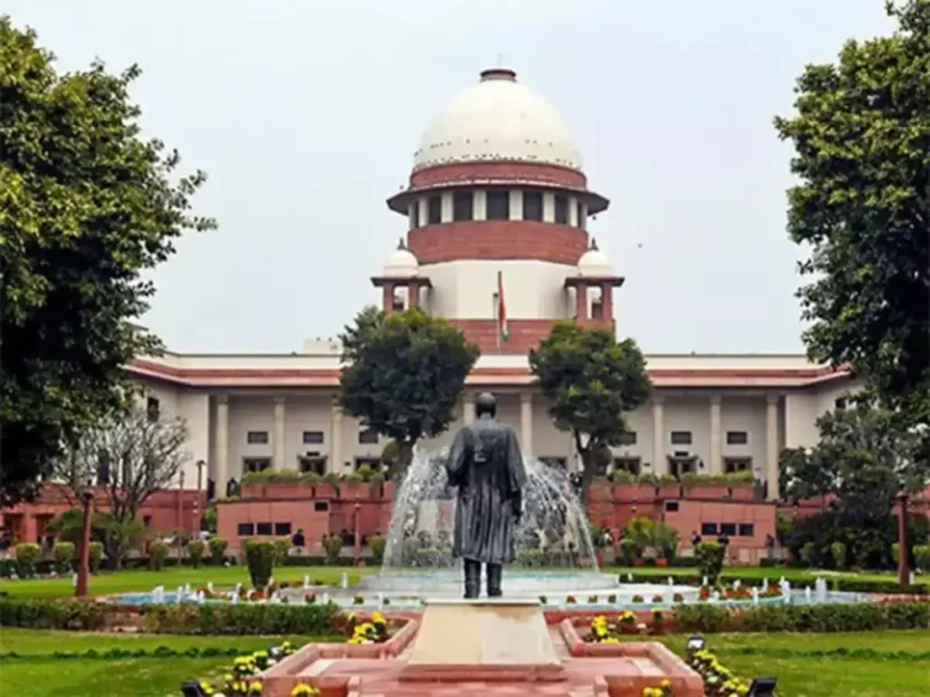 सुप्रीम कोर्ट ने विवाहेतर संबंध में महिला को लगाई फटकार, दी चेतावनी