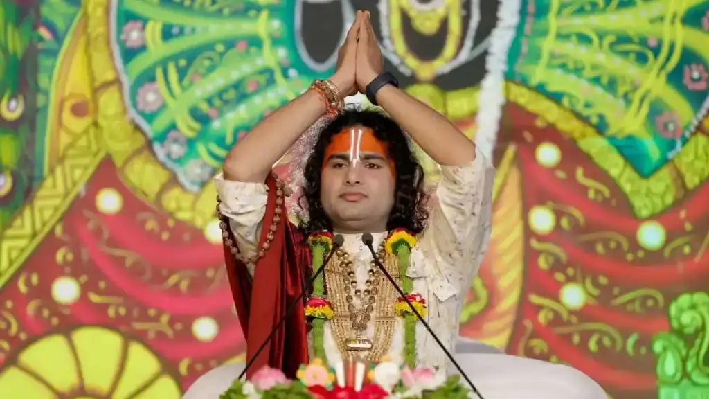वीडियो के खिलाफ महिला संगठनों का विरोध, सच्चाई बताते हुये अनिरुद्धाचार्य ने मांगी मांफी