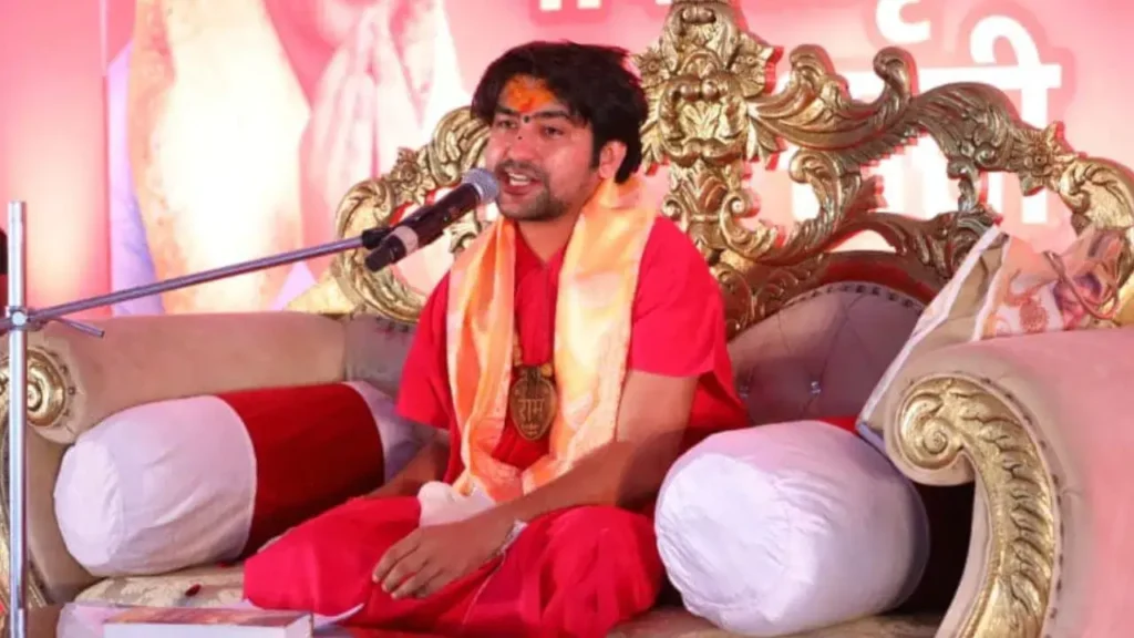 बागेश्वर बाबा की हिंदू बहन-बेटी से अपील- "दुर्गा बन, तू काली बन, कभी न बुर्के वाली बन"