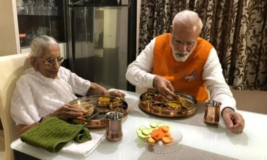 PM Modi Life Secrets: सादा संतुलित भोजन और नित ध्यान-योग पीएम मोदी को बनाता है ऊर्जावान