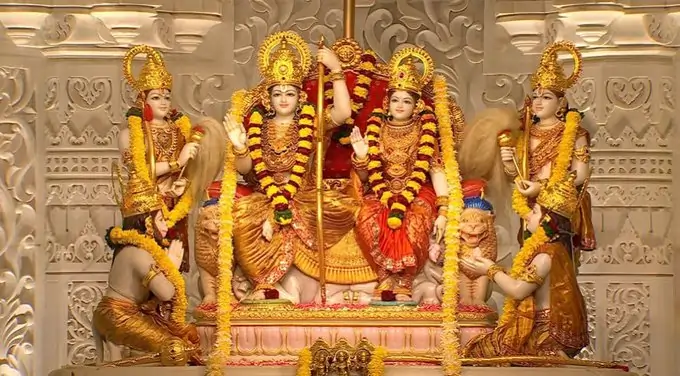 PM मोदी ने अयोध्या राम मंदिर शिखर पर फहराया पवित्र धर्म ध्वज