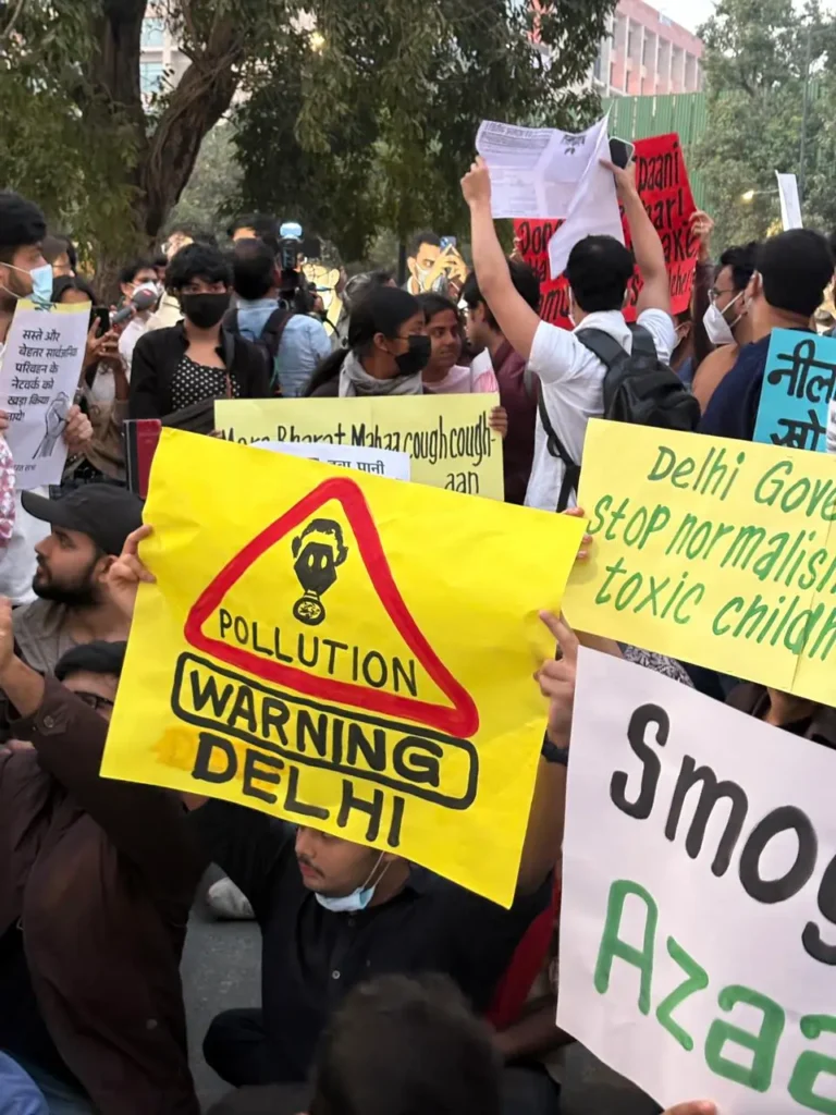 दिल्ली में प्रदूषण के खिलाफ भारत ने प्रदर्शन किया