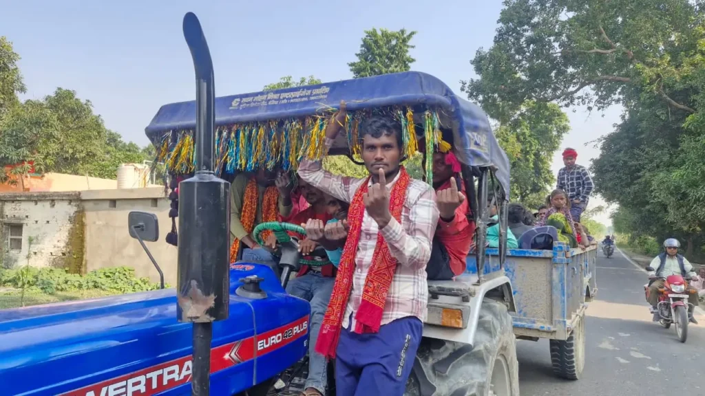 बिहार में दूसरे चरण की वोटिंग जोरों पर, दोपहर तक 47.62% मतदान