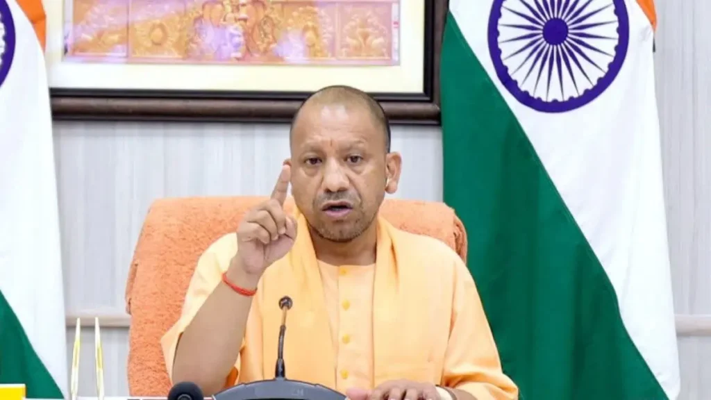 शीतलहर में यूपी सरकार अलर्ट, सीएम योगी ने स्कूल बंद किए