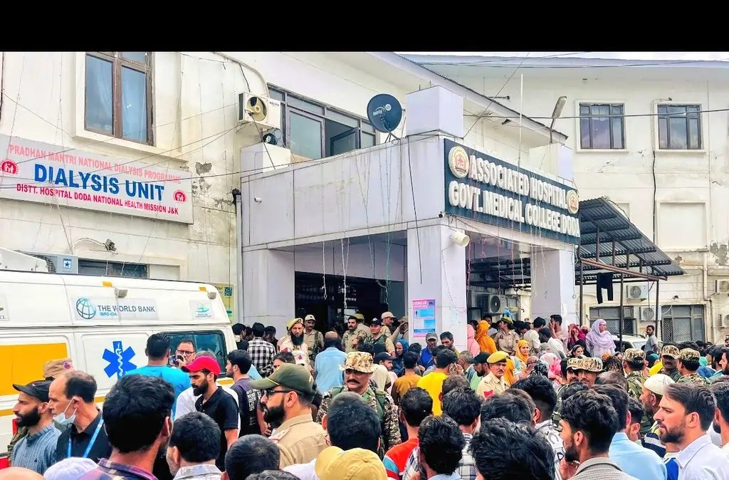 जम्मू-कश्मीर के डोडा में दिल दहला देने वाला हादसा, 10 जवानों की मौत