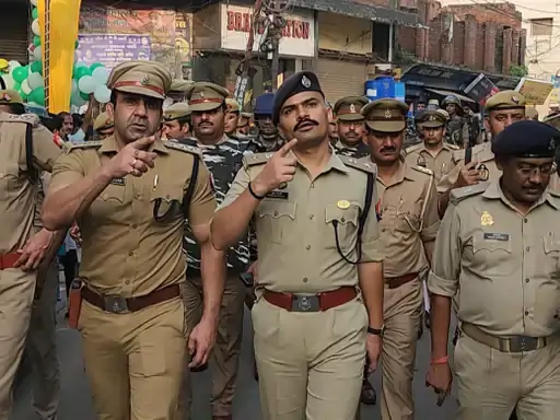 संभल हिंसा: ASP अनुज चौधरी समेत 20 पुलिसकर्मियों पर FIR के आदेश
