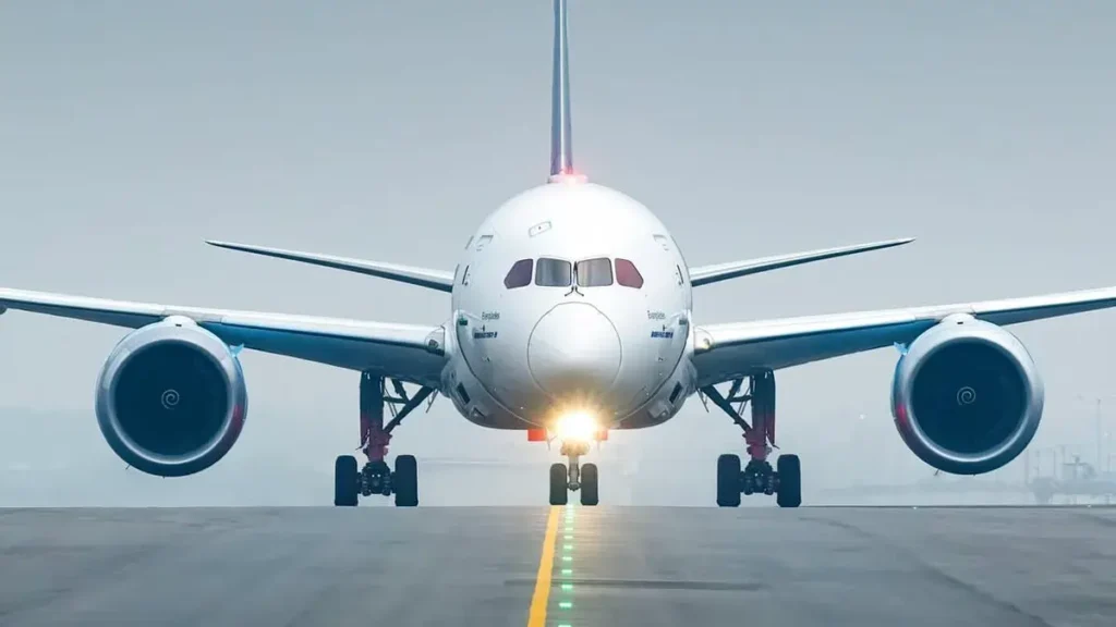 पश्चिम एशिया संकट के बीच भारतीय एयरलाइंस ने फिर शुरू की सीमित उड़ानें