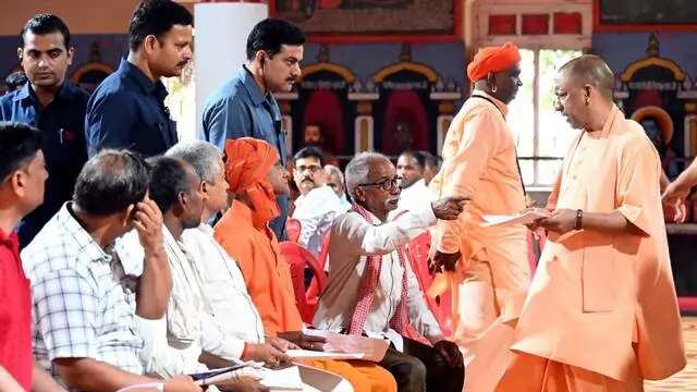 CM योगी का ऐलान : जनता की हर समस्या का हो समाधान, जारी की सहायता राशि
