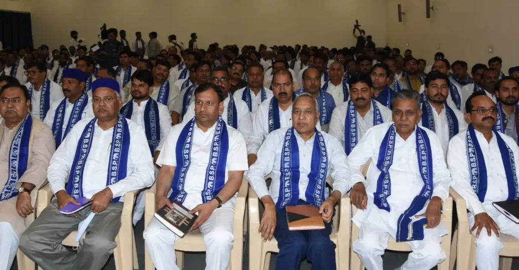 पार्टी बैठक में बोलीं मायावती: संगठन, रोज़गार व आत्मनिर्भरता पर जोर