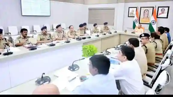 यूपी में सीएम योगी ने किया बंपर पुलिस भर्ती का ऐलान